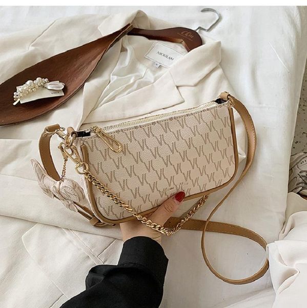 evening bags personality female bag 2021 korean fashion messenger chain small square
evening bags personality female bag 2021 korean fashion messenger chain small square