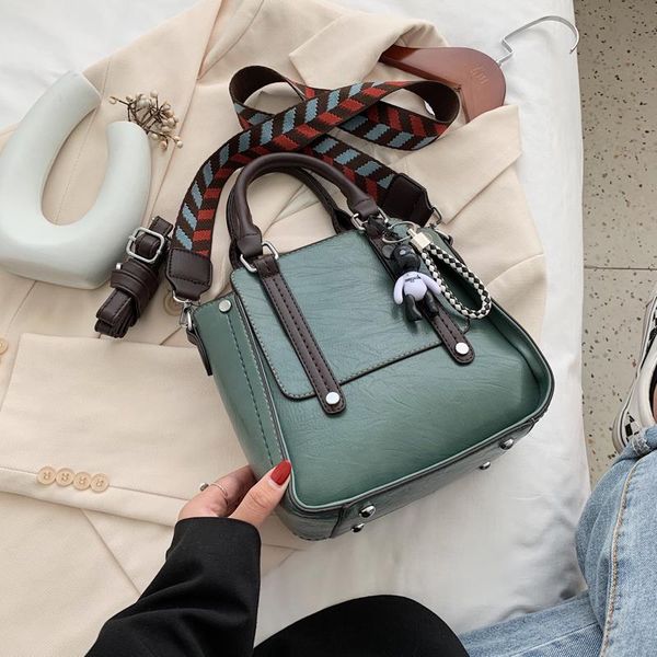 cross body pu leather shoulder bags for women 2021 fashion female crossbody bag brand designer handbags messenger sac
cross body pu leather shoulder bags for women 2021 fashion female crossbody bag brand designer handbags messenger sac