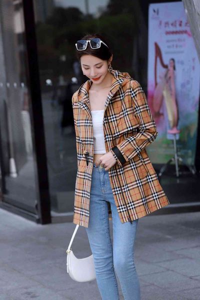 dust coat autumn and winter 2021 home b commuter temperament lattice hooded drawstring waist closing medium length windbreaker british, Tan;black
dust coat autumn and winter 2021 home b commuter temperament lattice hooded drawstring waist closing medium length windbreaker british, Tan;black