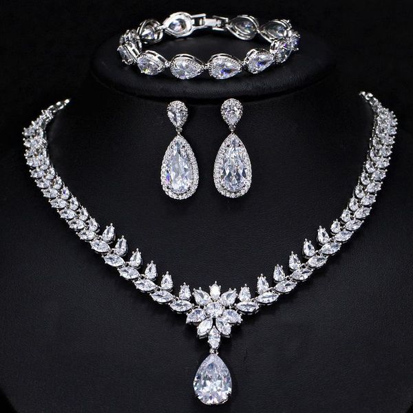 earrings & necklace european and american high-end zircon bridal chain necklaces hand ornaments three piece wedding dress accessories, Silver 
earrings & necklace european and american high-end zircon bridal chain necklaces hand ornaments three piece wedding dress accessories, Silver