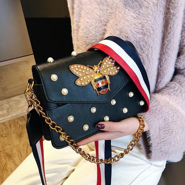 wholesale women handbag exquisite diamond chain bag sweet lady pearl decoration women shoulder bag striped wide shoulder strap fashion bag, Black;red
wholesale women handbag exquisite diamond chain bag sweet lady pearl decoration women shoulder bag striped wide shoulder strap fashion bag, Black;red