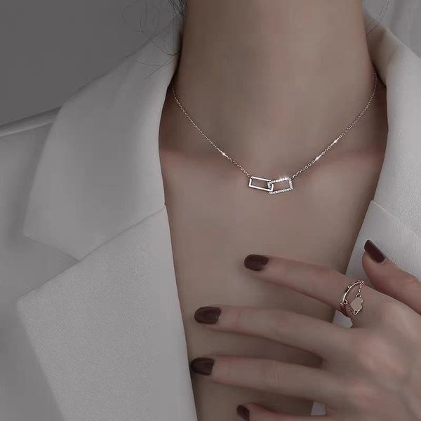 pendant necklaces women necklace drilled square buckle light luxury collarbone chain, Silver
pendant necklaces women necklace drilled square buckle light luxury collarbone chain, Silver