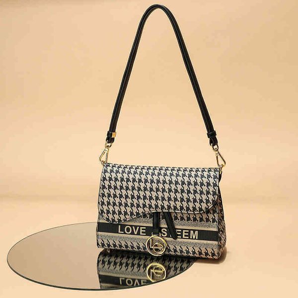 2022 latest models handbag wholesale qianniao lattice women's autumn winter single shoulder small square