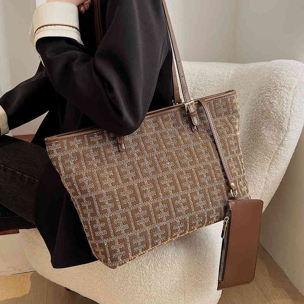 2022 factory wholesale large women's large capacity fashion leisure children's mother's bag autumn and winter texture one sho
2022 factory wholesale large women's large capacity fashion leisure children's mother's bag autumn and winter texture one sho