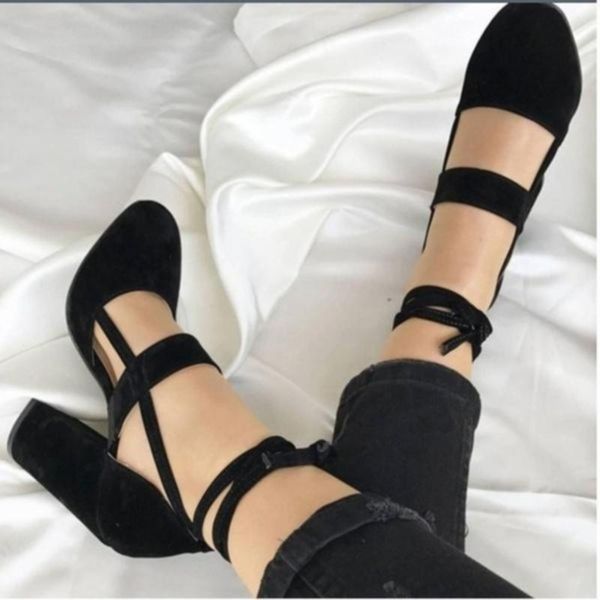 summer vintage women sandals solid color casual lace-up sandal plus size 35-43 high-heeled thick heel fashion shoes, Black
summer vintage women sandals solid color casual lace-up sandal plus size 35-43 high-heeled thick heel fashion shoes, Black