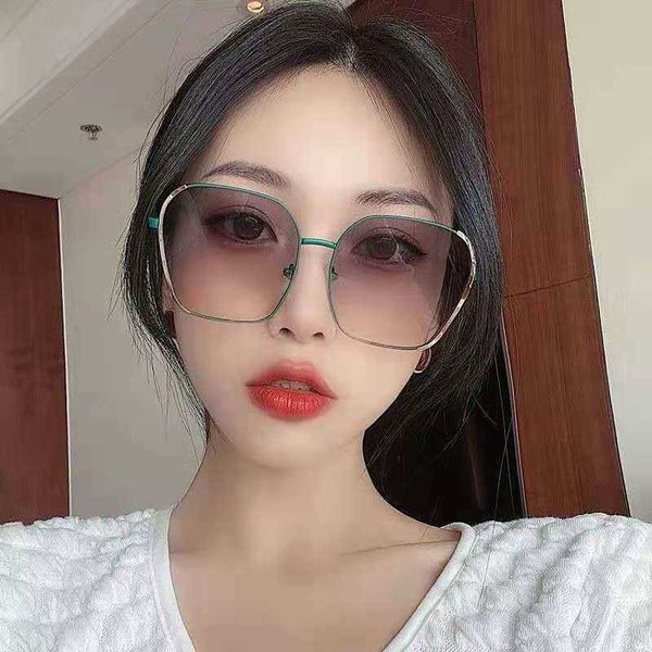 21 fashion kwai tiktok, red eyeglasses, female, dazzle, sunglasses, personality street, anti uv sunglasses., White;black
21 fashion kwai tiktok, red eyeglasses, female, dazzle, sunglasses, personality street, anti uv sunglasses., White;black