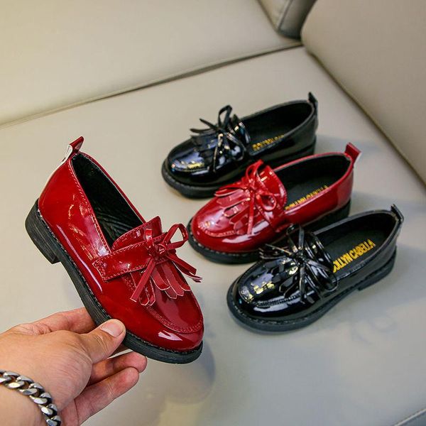 autumn girl british style fashion patent leather trend princess shoes soft sole heel non-slip anti-fall flat, Black;grey
autumn girl british style fashion patent leather trend princess shoes soft sole heel non-slip anti-fall flat, Black;grey