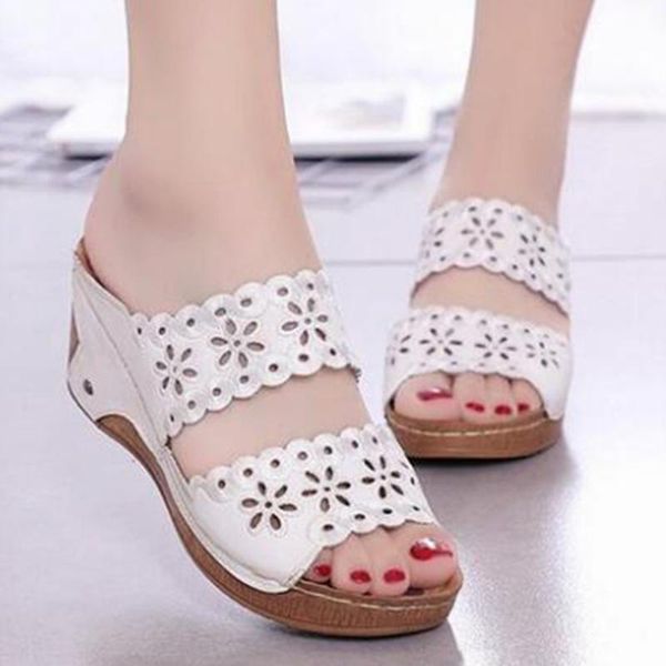 slippers summer wild fashion hollow ladies platform slope with sponge cake word flip flops sandalia feminina sh110, Black
slippers summer wild fashion hollow ladies platform slope with sponge cake word flip flops sandalia feminina sh110, Black