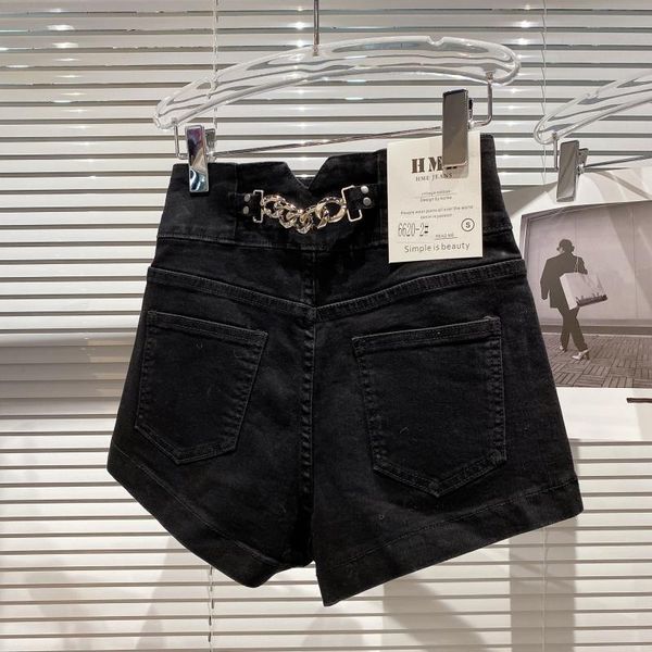 women's shorts 2021 winter style back waist metal chain denim design three part wash water straight tube jeans, White;black
women's shorts 2021 winter style back waist metal chain denim design three part wash water straight tube jeans, White;black