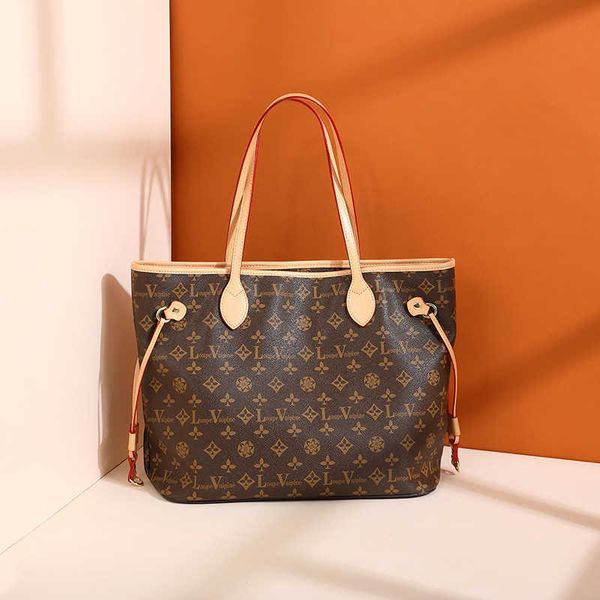 hong kong 2021 leather women's bag large capacity shopping fashion leisure portable shoulder
hong kong 2021 leather women's bag large capacity shopping fashion leisure portable shoulder