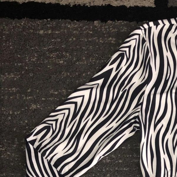 womens women jumpsuit the butt flap bodysuit long sleeve bodycon print leotard short pants sleepwear fashion button romper, Black;white
womens women jumpsuit the butt flap bodysuit long sleeve bodycon print leotard short pants sleepwear fashion button romper, Black;white