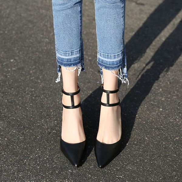 dress shoes fashion shallow hollow korean version of wild high-heeled with thick heels and pointed black ladies' 2021
dress shoes fashion shallow hollow korean version of wild high-heeled with thick heels and pointed black ladies' 2021
