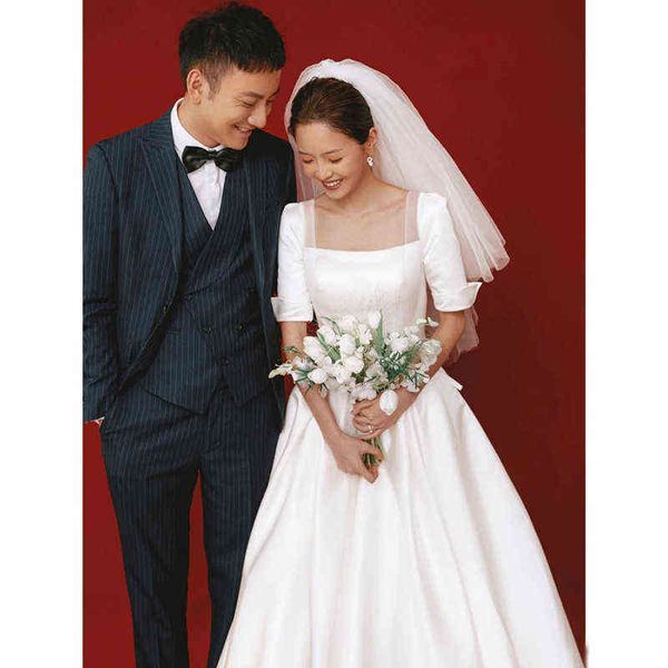 luxury street style dresses french light hepburn 2021 bride square collar simple satin main wedding with thin temperament, Black;pink
luxury street style dresses french light hepburn 2021 bride square collar simple satin main wedding with thin temperament, Black;pink