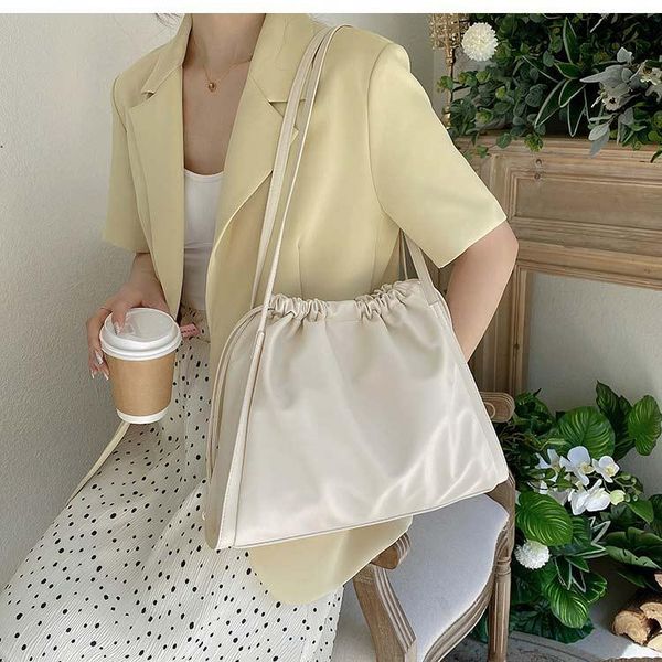 tote bucket bag 2021 quality pu leather women's designer handbag lock shoulder messenger cross body
tote bucket bag 2021 quality pu leather women's designer handbag lock shoulder messenger cross body