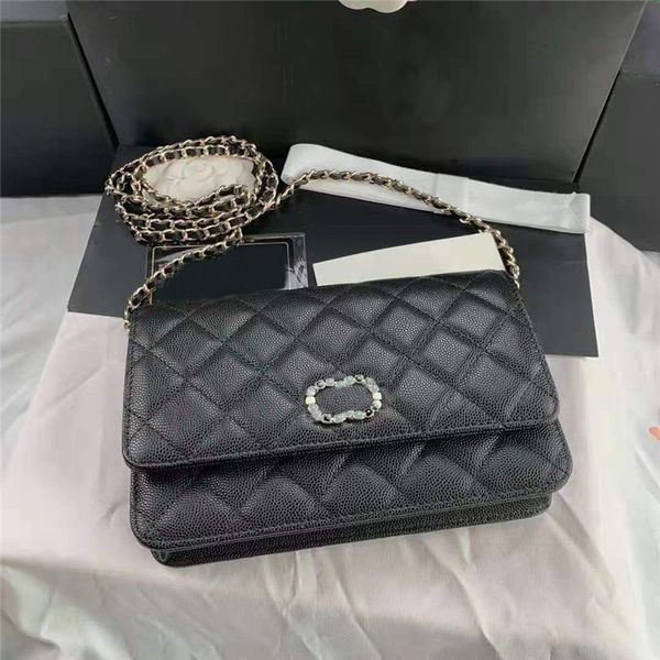 designer classic wallets women's bag spring and summer korean trend embroidery chain, Red;black
designer classic wallets women's bag spring and summer korean trend embroidery chain, Red;black