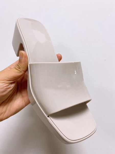 2021 new slippers sandals in the summer fashion designer leisure beach shoes gsx, Black
2021 new slippers sandals in the summer fashion designer leisure beach shoes gsx, Black