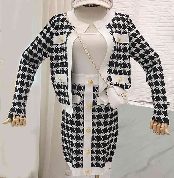 autumn chess mesh two female ensemble sleeve long metal cardigan coat + mini skirt line to suits 2 piece of clothing qdlh, Black
autumn chess mesh two female ensemble sleeve long metal cardigan coat + mini skirt line to suits 2 piece of clothing qdlh, Black