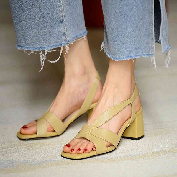 dress shoes elegant buckle strap hollow out summer square heel casual sandals for women high heels fashion office k52p, Black
dress shoes elegant buckle strap hollow out summer square heel casual sandals for women high heels fashion office k52p, Black