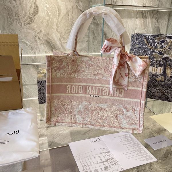 casual handbag di2021 d dice and fashionable hand-held messenger shopping bag embroidered tote bagj78o
casual handbag di2021 d dice and fashionable hand-held messenger shopping bag embroidered tote bagj78o