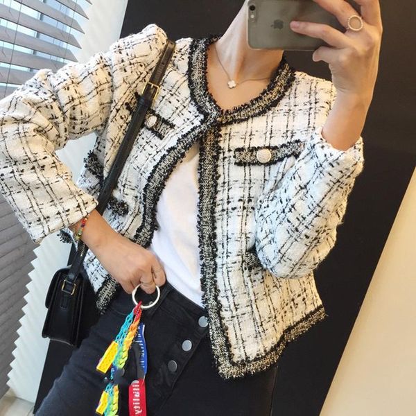women's jackets korean version of early autumn 2021 retro western round neck contrast color burr design short tweed jacket, Black;brown
women's jackets korean version of early autumn 2021 retro western round neck contrast color burr design short tweed jacket, Black;brown