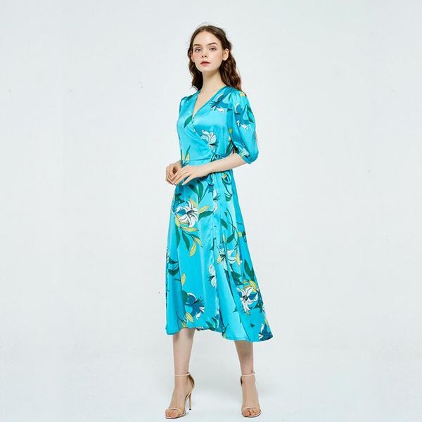 floral lady temperament dress chiffon middle sleeve came fashion summer female big blue lake, Black;gray
floral lady temperament dress chiffon middle sleeve came fashion summer female big blue lake, Black;gray