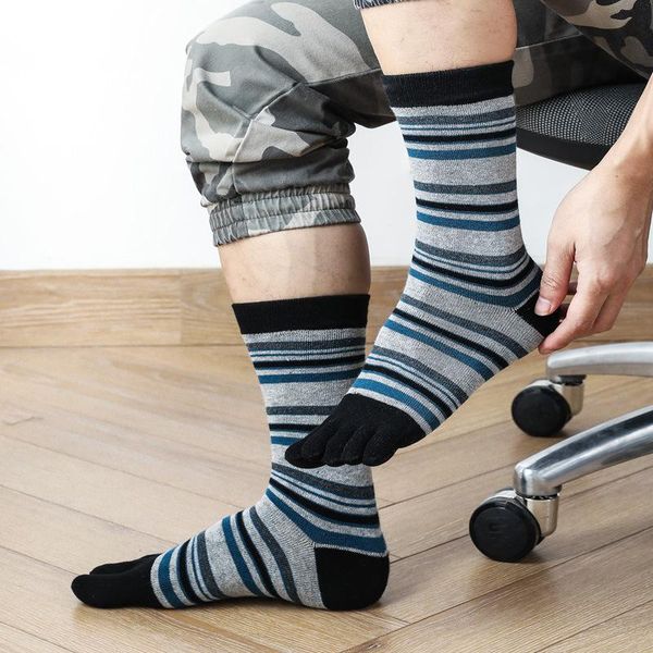 men's socks five finger cotton autumn and winter high tube sweat absorption warm retro stripe split toe, Black
men's socks five finger cotton autumn and winter high tube sweat absorption warm retro stripe split toe, Black