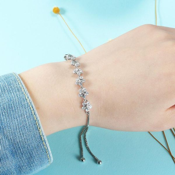 charm bracelets adjustable chain for women zircon flower kpop style aesthetic hand accessories jewelry 2021 wholesale kbh047, Golden;silver
charm bracelets adjustable chain for women zircon flower kpop style aesthetic hand accessories jewelry 2021 wholesale kbh047, Golden;silver
