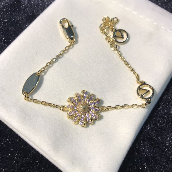 pink crystal floral charm bracelets with box classic letter party wedding bracelet personality luxury creative jewelry, Golden;silver
pink crystal floral charm bracelets with box classic letter party wedding bracelet personality luxury creative jewelry, Golden;silver