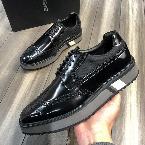 platform shoes bullock carve patterns or designs on woodwork with business leather shoes, leisure suit men's dress, Black
platform shoes bullock carve patterns or designs on woodwork with business leather shoes, leisure suit men's dress, Black