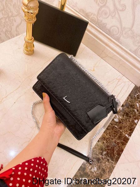 2020 new chain fashion worn female bag pressure letters women's bucket bags woman genuine leather handbags purses designer shou
2020 new chain fashion worn female bag pressure letters women's bucket bags woman genuine leather handbags purses designer shou
