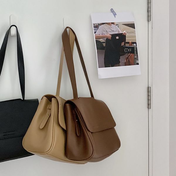 the commuter magnetic new trendy bag pu buckle flap messenger shoulder strap compartment three-dimensional double sing ncssv
the commuter magnetic new trendy bag pu buckle flap messenger shoulder strap compartment three-dimensional double sing ncssv