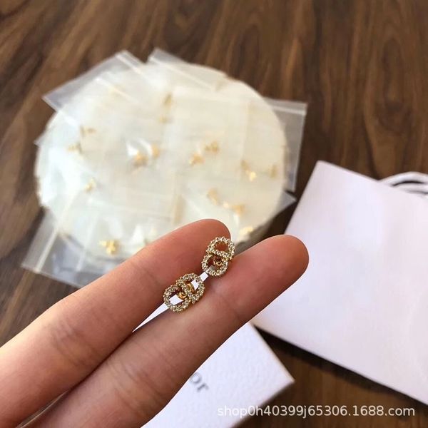 special offer 75%off outlet pure silver needle advanced sense simple mini compact letter earrings female family new earrings
special offer 75%off outlet pure silver needle advanced sense simple mini compact letter earrings female family new earrings