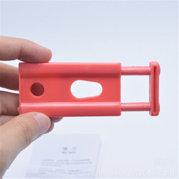 1pcs magic props tricks toy kids finger cutter chopper guillotine magic finger hay cutter tool magic trick supplies toy
1pcs magic props tricks toy kids finger cutter chopper guillotine magic finger hay cutter tool magic trick supplies toy