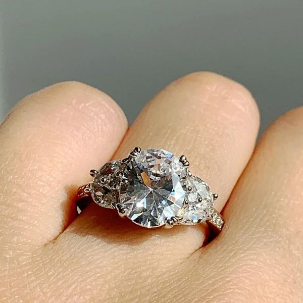 wedding rings huitan temperament sweet women chic design inlaid shiny cubic zirconia elegant female accessories fashion jewelry, Slivery;golden
wedding rings huitan temperament sweet women chic design inlaid shiny cubic zirconia elegant female accessories fashion jewelry, Slivery;golden