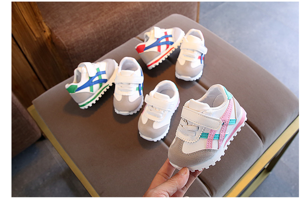 spring new childrens velcro striped soft bottom non-slip breathable sports running shoes 1-6 years old baby kids sneakers cs56, Black
spring new childrens velcro striped soft bottom non-slip breathable sports running shoes 1-6 years old baby kids sneakers cs56, Black