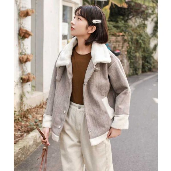 women's jackets 2021 winter autumn women korean loose fashion contrast color woolen lamb wool warm jacket casual female button coat, Black;brown
women's jackets 2021 winter autumn women korean loose fashion contrast color woolen lamb wool warm jacket casual female button coat, Black;brown