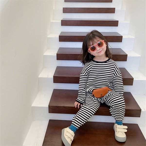 children striped clothes set spring cute boys and girls cotton long sleeve 2pcs suit kids sports outfits 210615, White
children striped clothes set spring cute boys and girls cotton long sleeve 2pcs suit kids sports outfits 210615, White