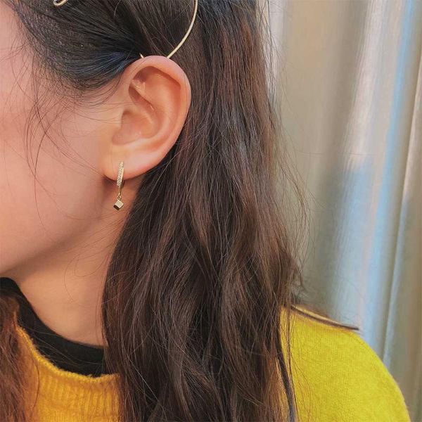 crystal geometric bead charm hoop earring for women girl fashion party jewelry pendientes accessories 1 pair & huggie, Golden;silver
crystal geometric bead charm hoop earring for women girl fashion party jewelry pendientes accessories 1 pair & huggie, Golden;silver