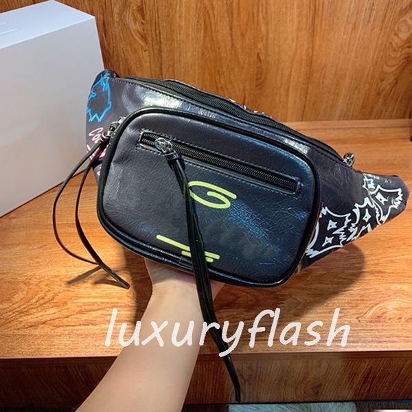 graffiti chest bags men and women designer luxurys crossbody waist bags zipper tassel purse european and american streets tide wholesale
graffiti chest bags men and women designer luxurys crossbody waist bags zipper tassel purse european and american streets tide wholesale