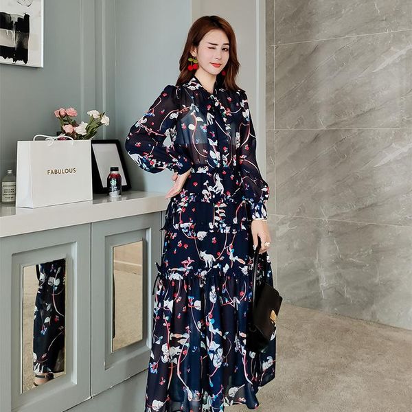 casual dresses style 2021 autumn lady temperament women's clothing silk long sleeve lapel swing dress factory wholesale, Black;gray
casual dresses style 2021 autumn lady temperament women's clothing silk long sleeve lapel swing dress factory wholesale, Black;gray