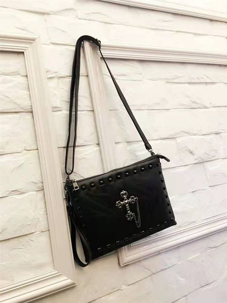 designer shoulder bags luxury messenger bag for men fashion soft leather clutch metal cross envelope bag punk elements adjustable strap leng
designer shoulder bags luxury messenger bag for men fashion soft leather clutch metal cross envelope bag punk elements adjustable strap leng
