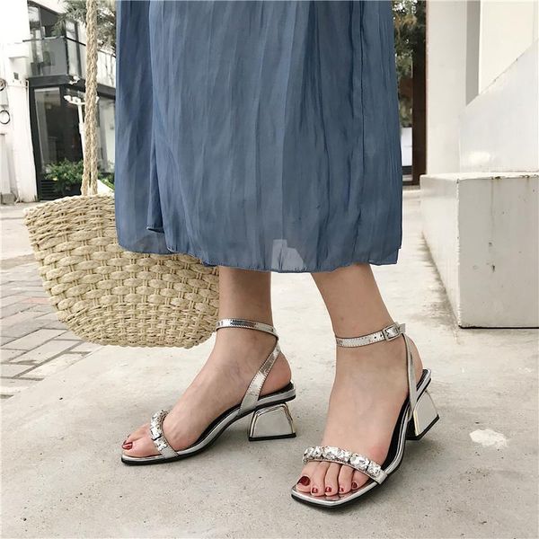 the female summer one word with rhinestone thick heel sandals net red mid open toe square head all-match tide, Black
the female summer one word with rhinestone thick heel sandals net red mid open toe square head all-match tide, Black