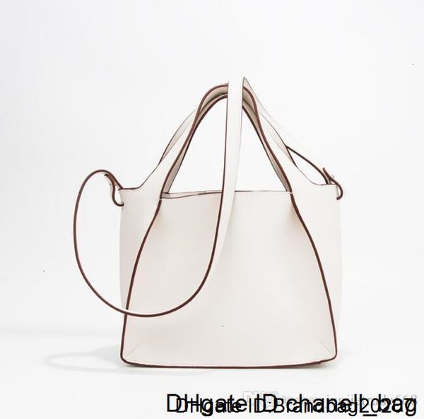 2020 shoulder persional women new list material pu clutch fashion cross body bag
2020 shoulder persional women new list material pu clutch fashion cross body bag