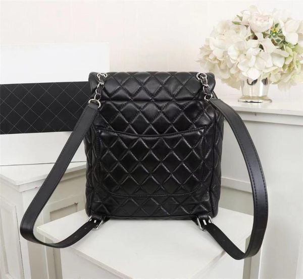 backpack designer sheepskin diamond pattern cowhide for women classical high capacity travel bag daily knapsack
backpack designer sheepskin diamond pattern cowhide for women classical high capacity travel bag daily knapsack