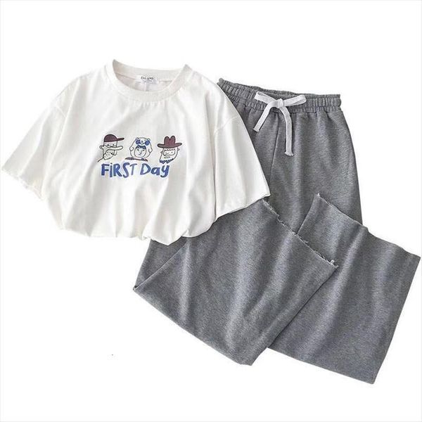 two piece suit spring women tracksuits korean version of the printed shirt elastic high waist casual pants sets, Gray
two piece suit spring women tracksuits korean version of the printed shirt elastic high waist casual pants sets, Gray