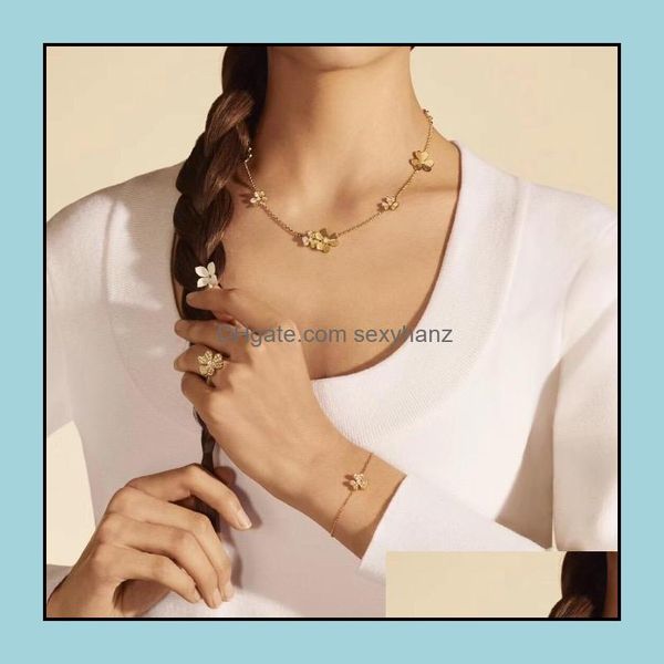 other necklaces & pendants jewelry925 sterlikgn sier brand neutral style four leaf flower necklace clover jewelry with diamonds wedding gift, Slivery;golden
other necklaces & pendants jewelry925 sterlikgn sier brand neutral style four leaf flower necklace clover jewelry with diamonds wedding gift, Slivery;golden