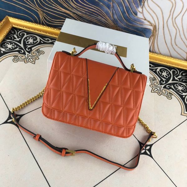 totes women retro handbag fashion gold one shoulder oblique chain crossbody luxury brand v-shaped leather bags ladies gift
totes women retro handbag fashion gold one shoulder oblique chain crossbody luxury brand v-shaped leather bags ladies gift
