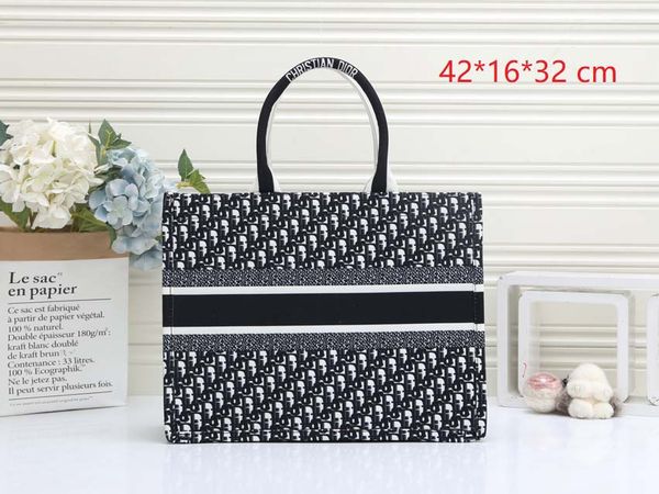 luxury designer high-quality handbag fashion bags n embroidery multi-color multi-function large-capacity bucket bag 061
luxury designer high-quality handbag fashion bags n embroidery multi-color multi-function large-capacity bucket bag 061