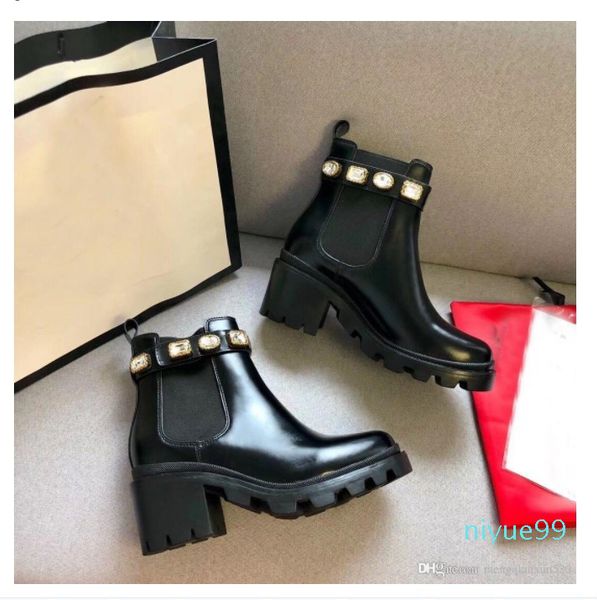 2022 ladies short boots 100% cowhide classic women shoes leather high heeled boots fashion diamonds lady thick heel martin size 35-42, Black
2022 ladies short boots 100% cowhide classic women shoes leather high heeled boots fashion diamonds lady thick heel martin size 35-42, Black