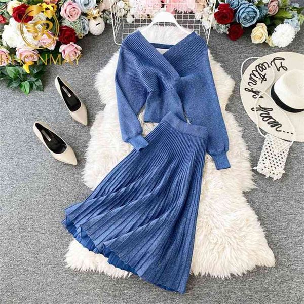 elgant fashion women two pieces set batwing sleeve knitted lurex pullover sweater pleated midi skirt solid female suit 210520, White
elgant fashion women two pieces set batwing sleeve knitted lurex pullover sweater pleated midi skirt solid female suit 210520, White